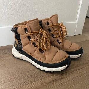 The North Face Sneaker Boots Size 8 Womens Lace Up Luxe Hiking Shoes